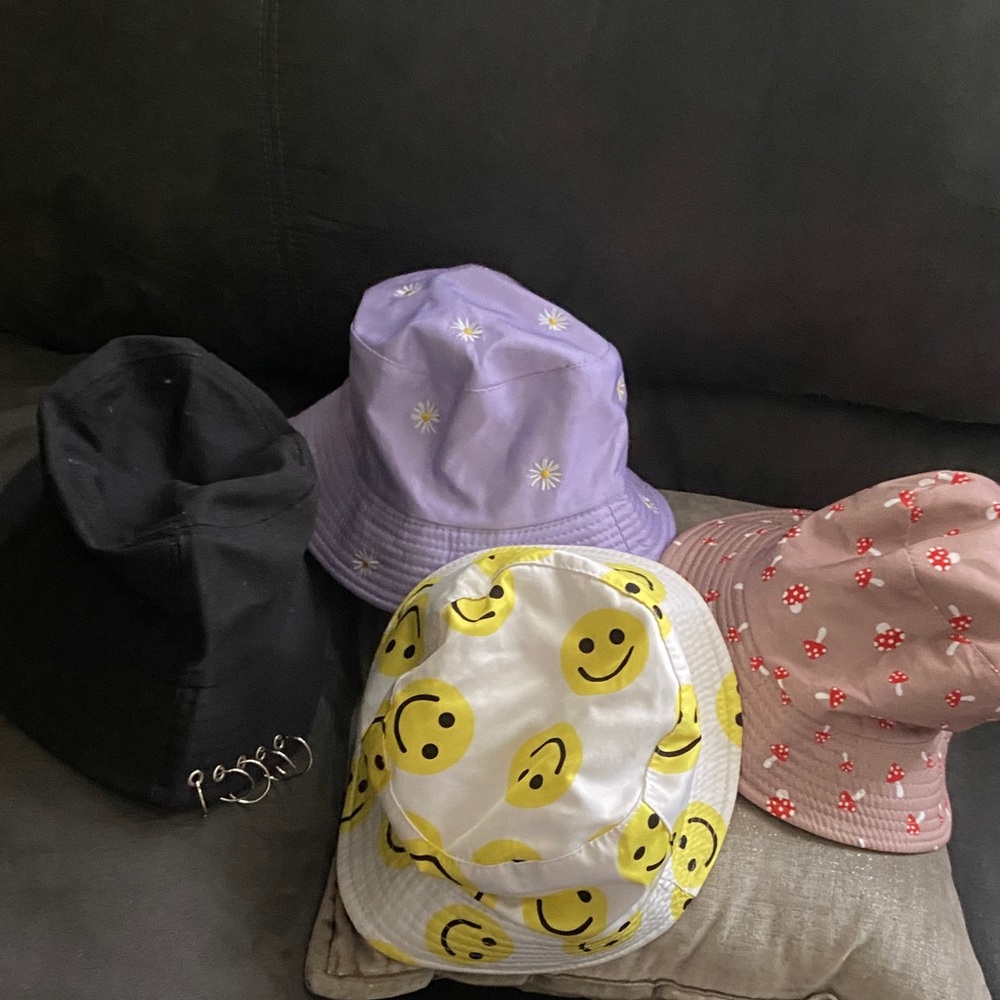 Bucket hat set of 4
